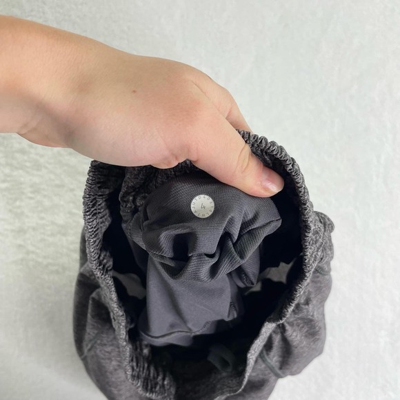 Lululemon Hotty Hot Low-Rise Lined Short 4” - 4 - Picture 9 of 9